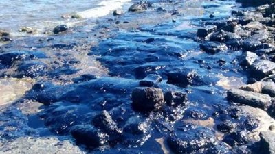 «غلاب»: إجراء مسح جوي بحري لتسريب الزيت الخام بالبحر الأحمر