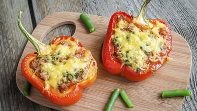 طريقة إعداد «محشي الفلفل بالسجق والبارميزان» على الطريقة الإيطالية