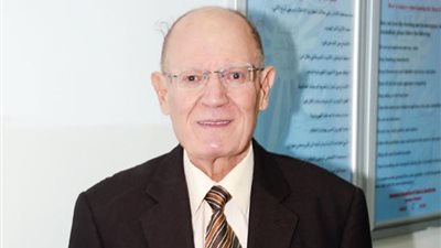 الكويت تنعى العالم المصري صبري الدمرداش والقاهرة تتجاهل خبر وفاته