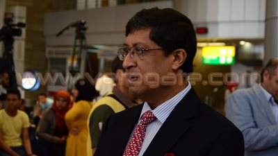 «بوليوود الهندية» تقدم عروض مهرجان «الهند على ضفاف النيل».. السفير الهندي يستقبل الفرقة بالمطار.. عرض فني راقص يبهر الجمهور.. واستياء من سوء التنظيم والاستقبال.. 6 محافظات تشارك في