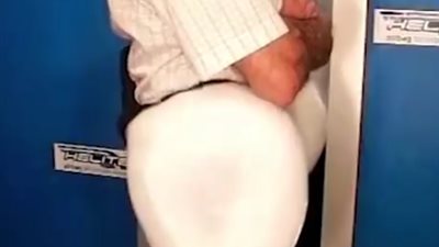 أول وسادة هوائية لإنقاذ كبار السن من السقطات الصعبة (فيديو)