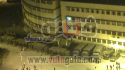 اشتباكات أمام مبنى محافظة 