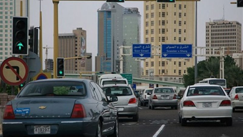 قيادة السيارات في