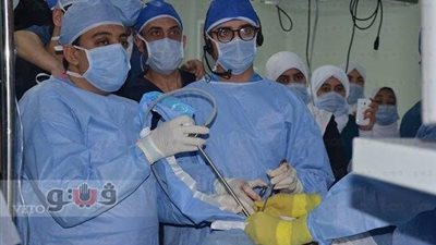 الجراح العالمي جونزالز ينقل خبراته إلى أطباء أسيوط.. الثلاثاء