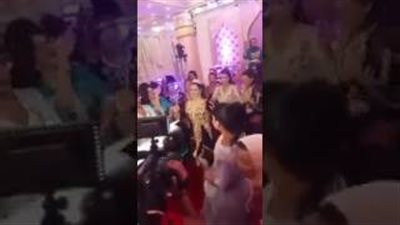 بالفيديو.. عروسان يشاركان المعازيم الرقص على «ديسباسيتو»