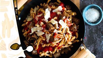 أربياتا حارة بالسجق من مطبخ الشيف آسيا