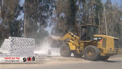 بالصور.. حملة مكبرة لإزالة التعديات بمركز طوخ
