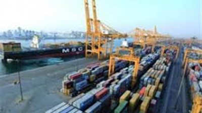 مستخلصو الجمارك يطالبون بتحصيل الرسوم بالجنيه بدلا من الدولار