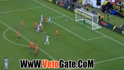 بالفيديو.. «ميسي» يهدد مرمى تشيلي بتسديدة قوية