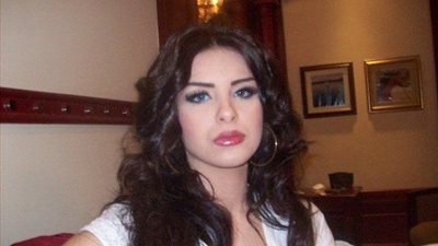 وصول الفنانة نهلة زكي لاستكتابها في «إيصال أمانة السبكي» بمحكمة الهرم