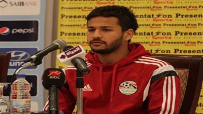 أحمد رفعت يساند لاعبي الزمالك من المدرجات