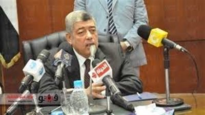 وزير الداخلية يكافئ أمين شرطة بأسيوط لإنقاذه فتاة من الانتحار