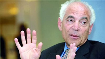 فاروق الباز: «الشعراوي قال لي أبوك ياما ضربني على قفايا»