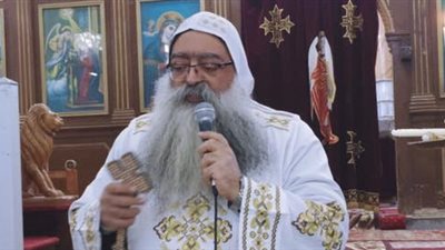 الأنبا تكلا يترأس قداس صلاة اللقان بكنيسة الرحمانية (صور)