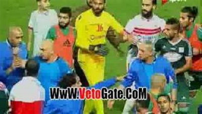بالفيديو.. اشتباكات بين لاعبي الزمالك والمصري