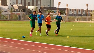 بالصور.. «الوافدين الجدد» ينتظمون في تدريبات «المقاصة»
