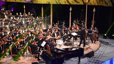 جمهور «أنغام» يغازلها: «إيه الحلاوة دي يا أم عمر»