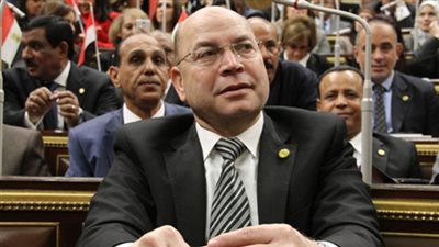 بالفيديو.. برلماني: الاقتصاد أوشك على الإفلاس قبل تعويم الجنيه