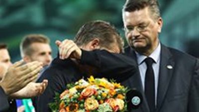 بالصور.. «شفاينشتايجر» يودع منتخب ألمانيا بالدموع