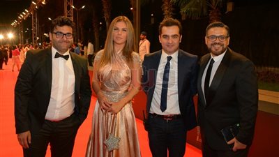 بالصور.. تكريم إلهام شاهين وعزت العلايلي بمهرجان السينما العربية