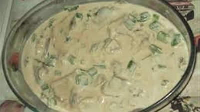 طريقة إعداد سلاطة الطحينة بالرنجة والبصل