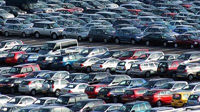 عبدالعاطي: الظروف الراهنة فرضت على صغار المستوردين خفض حجم استيراد السيارات