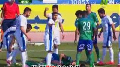 بالفيديو..«الشيخ» يتعرض للإصابة خلال لقاء المقاصة وسموحة