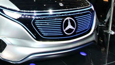 «مرسيدس» تطلق أول سيارة كهربائية كاملة في 2019