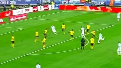 بالفيديو.. «ميسي» يتلاعب بدفاع «جامايكا»