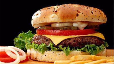 4 أصناف من أطعمة تدمر الحميات الغذائية وتزيد الوزن