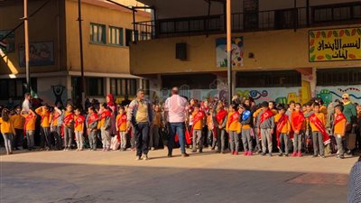 المدرسة القومية بالعجوزة تكرم الطلاب الأوائل (فيديو وصور)