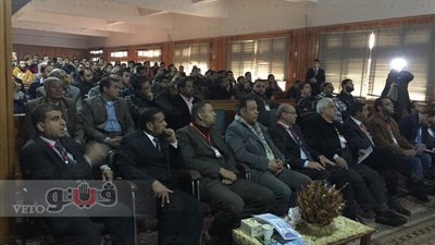 إقبال كبير على دورة زراعة الأسنان بجامعة الأزهر في أسيوط