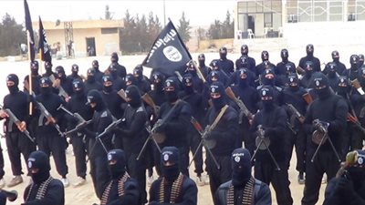 العثور على مقبرة جماعية لمئات العراقيين أعدمهم داعش قرب الموصل