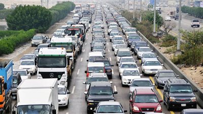 كثافة مرورية أعلى كوبرى 6 أكتوبر بسبب حادثي تصادم