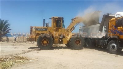 بالصور.. نظافة شواطئ سفاجا استعدادًا لاستقبال شم النسيم