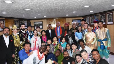 محافظ أسوان: توفير الدعم للمشاركين في مهرجان الثقافة والفنون