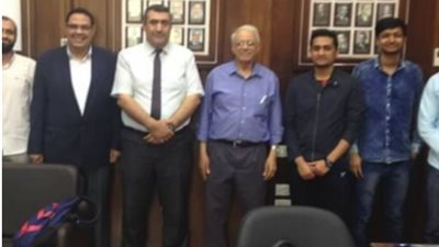 عميد هندسة القاهرة يستقبل طلاب ماجستير الطاقة قبل سفرهم لألمانيا