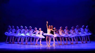 رغم سوء الطقس.. باليه بحيرة البجع «كامل العدد» بأوبرا الإسكندرية