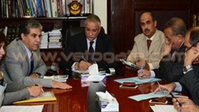 وزير التنمية المحلية يناقش مشكلات قمامة «الجيزة»