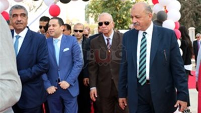 وزير قطاع الأعمال ومحافظ القاهرة يفتتحان تطوير حديقة الميريلاند