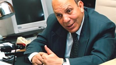 محافظ قنا يكرم حفظة القرآن بمسابقة التربية والتعليم