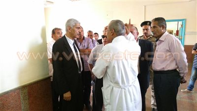 رئيس هيئة السكة الحديد يفاجىء العاملين بمستشفى الهيئة بأبو زعبل