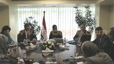 وزيرة التعاون وسفير كندا يناقشان تمويل مشروع القطار المعلق بالجيزة