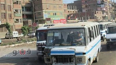 بالصور.. مواطن يشتكي من غياب رجال المرور في موقف شرق شبرا الخيمة