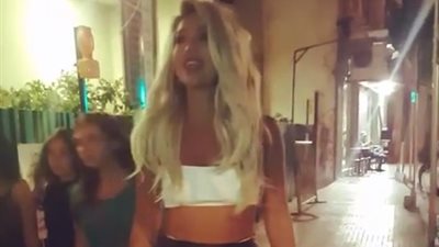 بالفيديو.. مايا دياب تمزح مع صديقاتها بشوارع لبنان