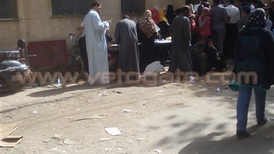 بالصور.. مشاجرات بأول أيام سحب كراسات شقق الإسكان في المنيا