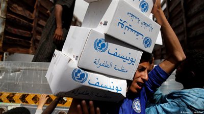 السفير البريطاني يؤكد دعمه لمطالب فتح مطار صنعاء