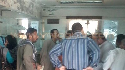 بالصور.. إقبال ضعيف لسحب كراسات الشروط بمشروع الإسكان في أسيوط