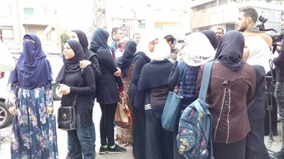 بالصور.. وقفة لتأبين «ضحية المترو» بمحيط محطة الدقي