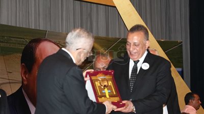 بالصور.. «الدالي» يكرم وزير التعليم ومحافظين في مؤتمر «معا لمصر»